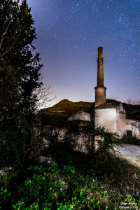 pinos genil nocturna la fábrica enfoque y foto para facebook