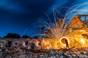 Lana de acero en Tablate light painting nocturna enfoque y foto para facebook